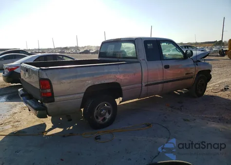 2001 Dodge Ram 1500 z USA, uszkodzony, nr VIN 3B7HC13ZX1G173791